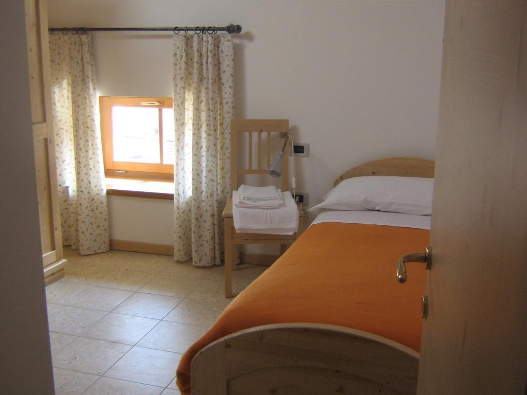 Taxus Hostel Pieve Tesino 部屋 写真