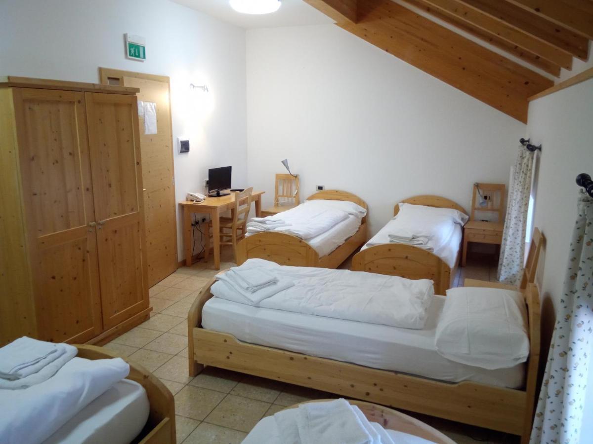 Taxus Hostel Pieve Tesino エクステリア 写真